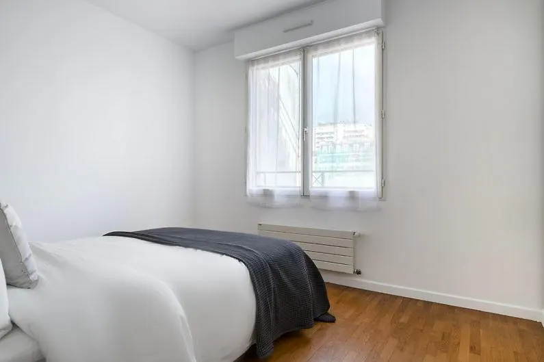 Magnificent Studio2Checkprofile Parigi Francia